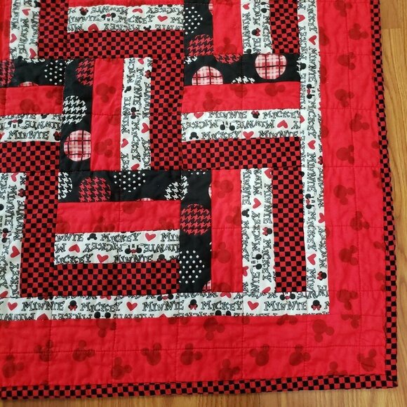 Handmade Mickey Minnie Mouse Patchwork Crib Wall Quilt Throw Blanket 35” x 41” - Picture 4 of 7
